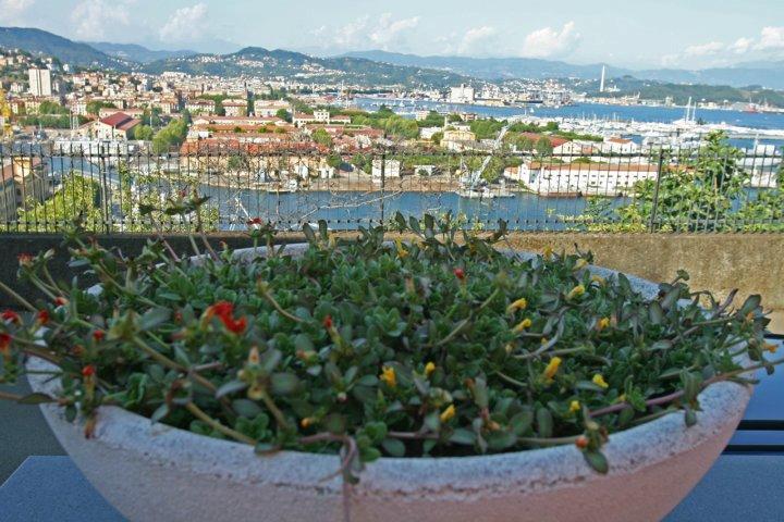 Gasthuis La Finestra Sul Golfo La Spezia